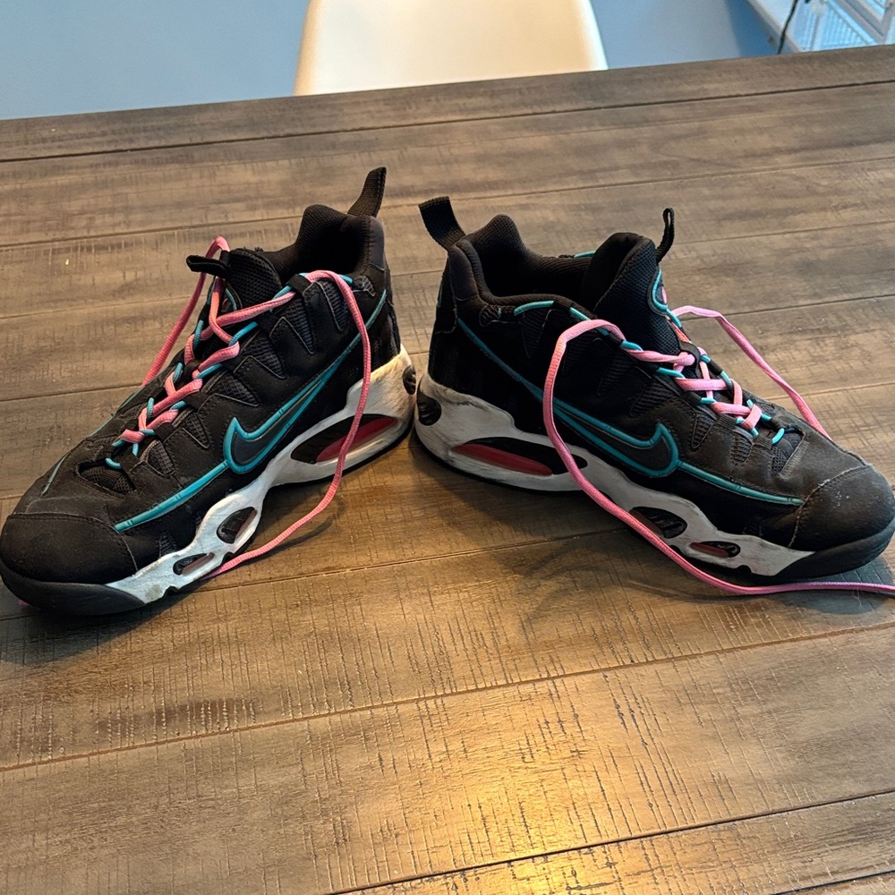 Nike Black and Blue Sneakers with Pink Laces